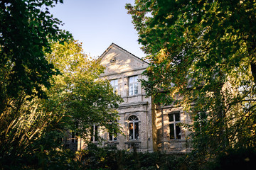Obraz premium photo of an old house in the nature