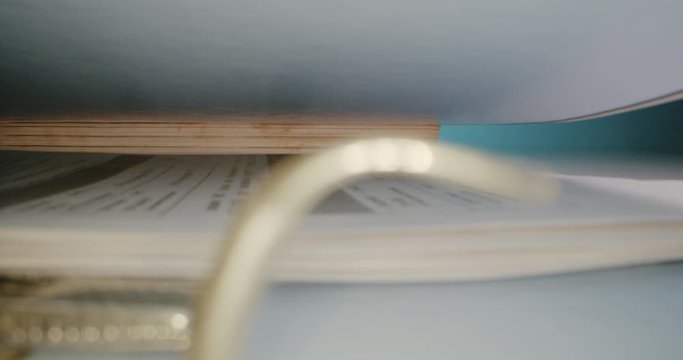 Flying through ringed dossier