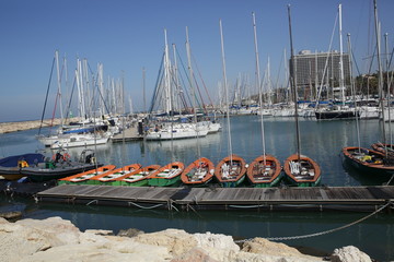 Obraz premium orange training yachts in a yacht marina in the Mediterranean.