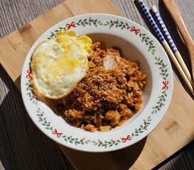 한국의 음식 김치볶음밥 
