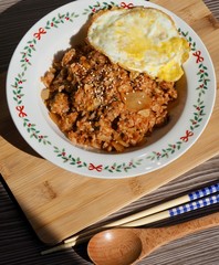 한국의 음식 김치볶음밥 
