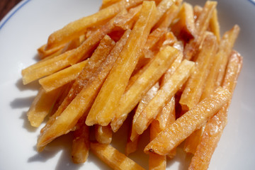 皿の上の芋ケンピ