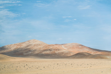 montaña en el desierto