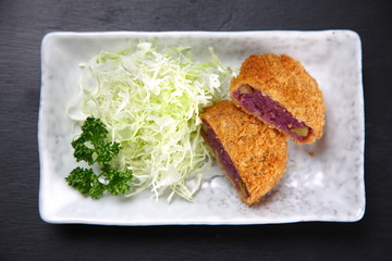紫芋コロッケ