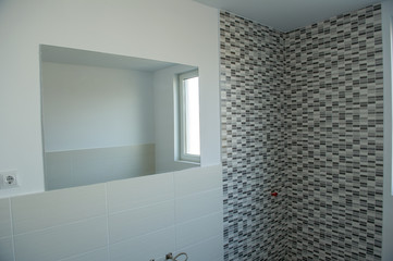 the interior of the room with faience and parquet