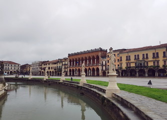 Fototapeta na wymiar The sculptural group in the historic center of Padova