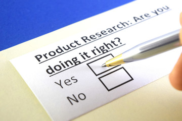 Obraz premium One person is answering question about product research.