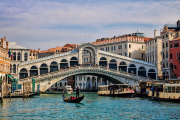 Fototapeta na wymiar venedig, italien - canal grande mit ponte di rialto