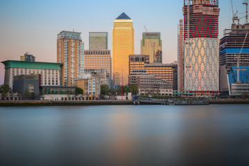 Obraz premium Long exposure, Canary Wharf with new development in London
