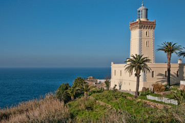 Fototapeta na wymiar lighthouse on the coast 