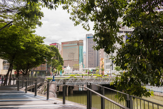 Path to Masjid Jamek mosque and Kolam Biru.