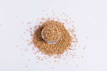 bowl de cerales cobre fondo blanco cenital