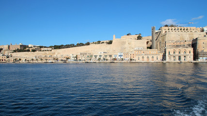 Fototapeta na wymiar mediterranean littoral in valletta in malta