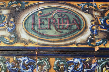 Azulejo sobre la ciudad de Lérida (Lleida) en la plaza de España de Sevilla 