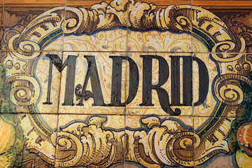 Azulejo sobre Madrid en la plaza de España de Sevilla 