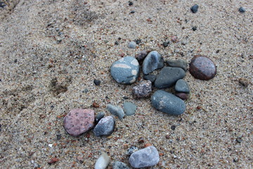 Fototapeta na wymiar cairn on the seashore of the Baltic