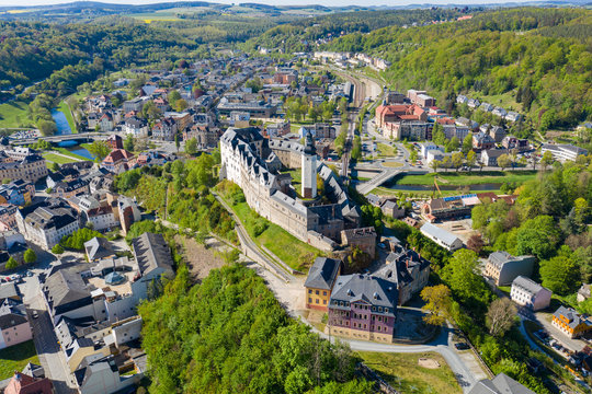 Luftbildaufnahmen Stadt Greiz in Thüringen m Frühling