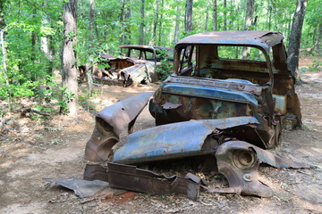 Fototapeta na wymiar Abandoned Cars at Providence Canyon State Park