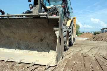 escavatore per costruzioni edili