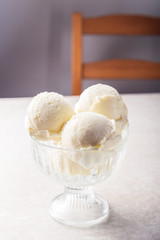 Vanilla Ice Cream Scoops, easy dessert at home