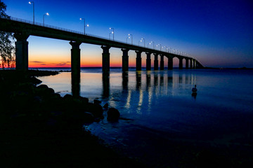 Farjestaden, Oland, Sweden  The Oland bridge at sunrise. - obrazy, fototapety, plakaty
