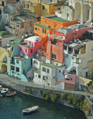 Casas de colores en la isla de Procida, Italia, vista aérea