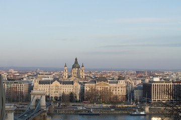Fototapeta na wymiar Ciudad de Budaspest con vista de Basílica San Esteban.
