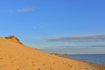 Dune rougie par le soleil couchant de la Palmyre (17570 les Mathes), Charente-Maritime en Nouvelle-Aquitaine, France