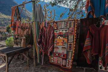 
cloth crafts in the sacred valley of cusco