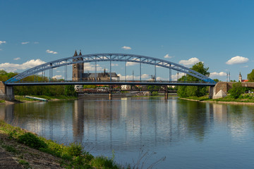 Fototapeta na wymiar Magdeburger Dom und Elbe mit Blick auf Sternbrücke