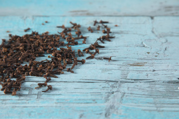 cloves on the table