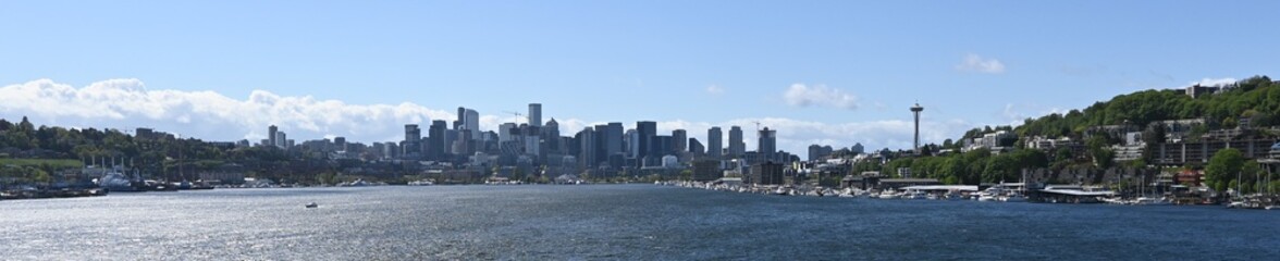 Fototapeta na wymiar Seattle skyline from the north