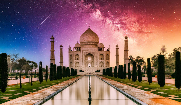 Taj Mahal bei Nacht