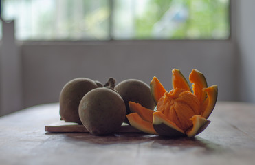 Zapotes fruta nativa