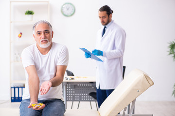 Patient suffering from diabetes visiting doctor