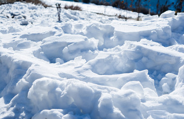 Fototapeta na wymiar Natural winter background with fresh snow texture at Nathatop, Patnitop Jammu 