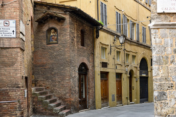 Fototapeta na wymiar A beautiful Italian street 