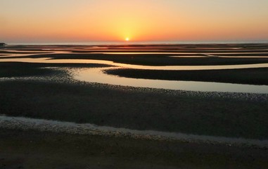 干潟の夕陽