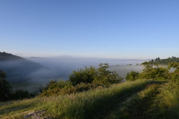Früh am frostigen eisheiligen Morgen