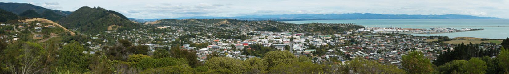 Obraz premium View of Nelson from Sir Stanley Whitehead Track in Nelson,Tasman Region on South Island of New Zealand
