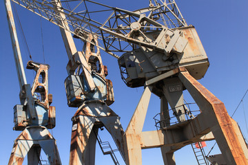 St&auml;hlernes Trio am Bremer Kai; Hamburger Hafengeschichte zum Anfassen (Hafenmuseum)