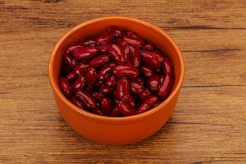 Red baked kidney in the bowl