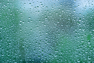 Lluvia en el cristal