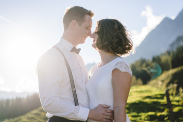 Brautpaar in den Bergen Hochkönig Österreich