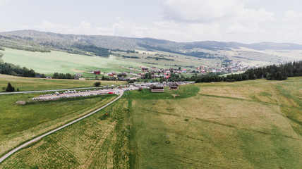 Naklejka premium Nice view of the mountains and the small village.