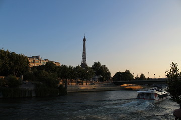 Tour Eiffel vu de la Seine