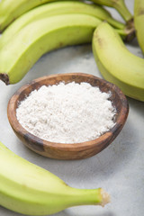Raw and dried green bananas, plantain flour, resistant flour, prebiotic food, gut health