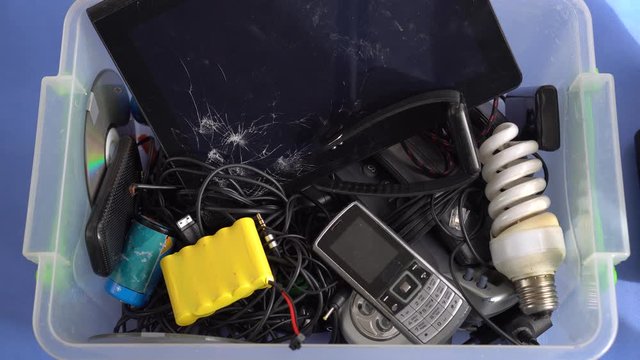 Electronic waste: Defective, broken and obsolete small appliances, Multimedia devices, Light bulbs and fixtures, old phones