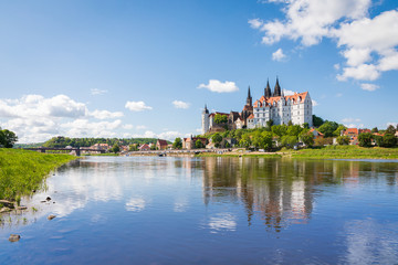 Meißen Burgberg mit Dom und Albrechtsburg an der Elbe