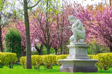 Marbel statue woman in the park.